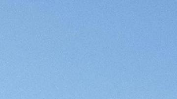 Un grupo de inmigrantes trató de cruzar el muro para llegar a suelo de EEUU