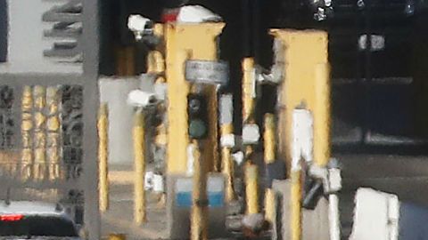 El gobierno defendió su decisión de cerrar el cruce fronterizo