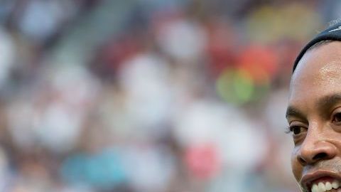 Ronaldinho debe pagar una multa que supera los $2 millones de dólares