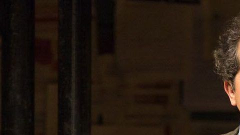 John Leguizamo  estrenará su obra teatral sobre la historia de los latinos en "PBS" y "Netflix".