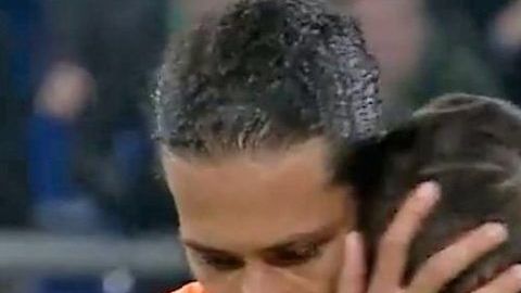 El árbitro rumano Ovidiu Hategany perdió a su madre pero pitó el Alemania-Holanda.