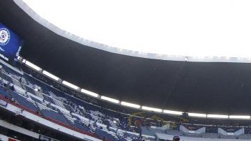 La cancha del Estadio Azteca, volverá al pasto natural.