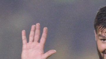 André-pierre Gignac de Tigres festeja su cuarto gol frente al Puebla.