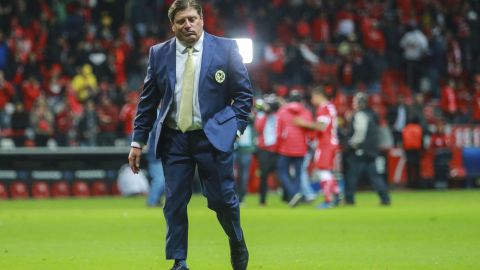 Miguel Herrera se lanzó contra el arbitraje y el VAR