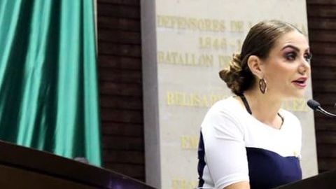 Nay Salvatori provoca polémica por su peculiar invitación en México.