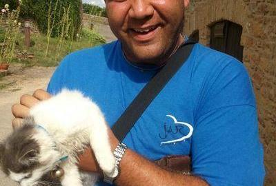 El sacerdote Iván Merino Padial abrió una cuenta Twitter en España en 2015