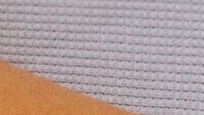 Sams solicita una cantidad no especificada por concepto de daños.