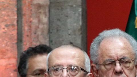 En el equipo de AMLO hay sólo dos jóvenes.