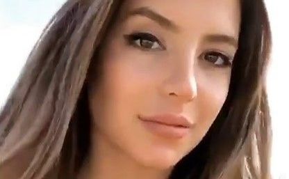 Sarah Kohan volvió a enseñar de más.