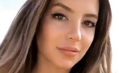 Sarah Kohan volvió a enseñar de más.