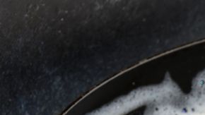 Lavar los trastes con exceso de jabón puede resultar perjudicial.