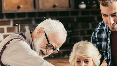 Evita las aglomeraciones haciendo compras con antelación.