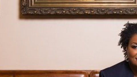 Stacey Abrams sería la primera gobernadora afroamericana en EEUU