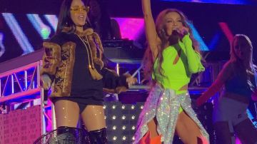 Thalía y Natti Natasha en el concierto de "Las que mandan"