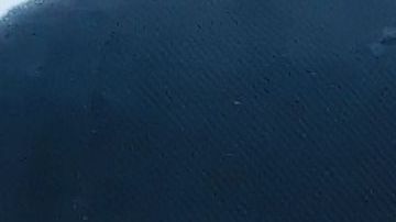 Wilson Román intenta ocupar su tiempo mientras avanza en la caravana.