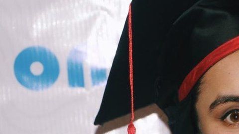 Nargis ahora hace campaña por la educación de las mujeres en su país de origen.