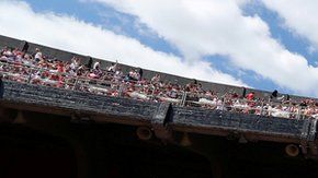 104555961_hi050883929