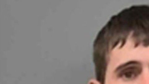 David Berry Jr. debe ver la película una vez al mes mientras esté en prisión.