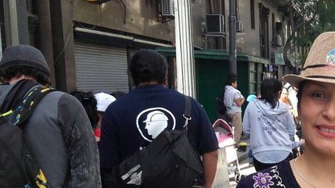 La locutora de radio Jeannette Nava Flores habla español y quechua.