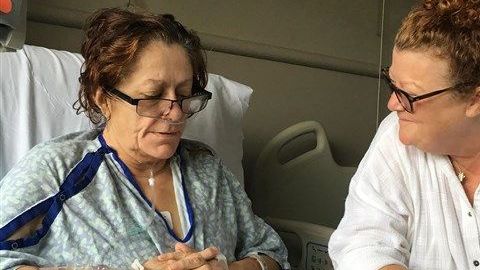 Michele de Leeuw se recupera después de sufrir un paro cardíaco severo.