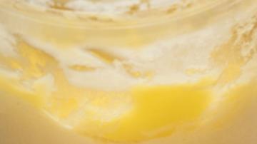 Ghee en sánscrito, significa "brillante".