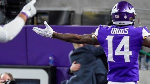 El receptor de los Minnesota Vikings Stefon Diggs celebra su anotación frente a New Orleans Saints