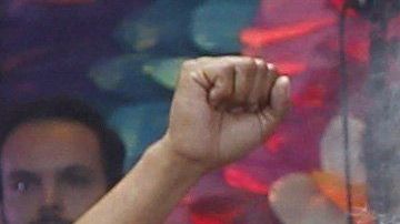 AMLO, junto a su esposa, recibe el Bastón de Mando.