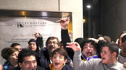 Aficionados de Boca Juniors comenzaron a llegar a Madrid