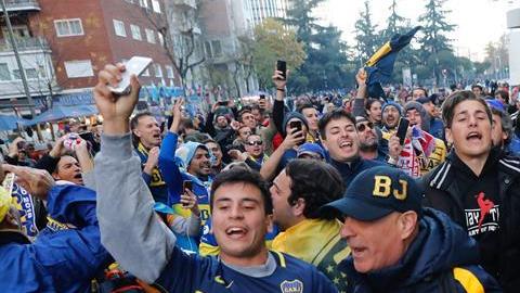 Aficionados de Boca Juniors y River Plate tomaron por asalto la ciudad de Madrid.