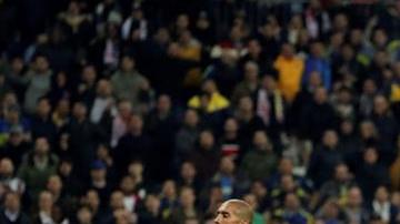 El delantero de Boca Juniors, Dario Benedetto celebra tras marcarle a River en el estadio Santiago Bernabeu de Madrid.