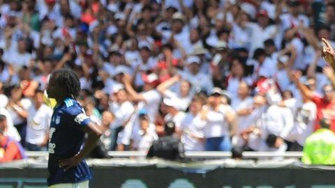 Anderson Julio de Liga de Quito celebra el gol del campeonato en el fútbol de Ecuador.