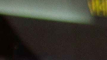 Estela Sánchez, de Hidalgo,  abraza a su madre Eustasia Trejo, en Pasadena.