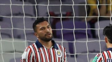 Chivas cayó 3-2 ante el Kashima Antlers y perdió la oportunidad de enfrentar al Real Madrid
