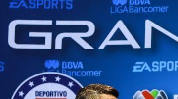 Pedro Caixinha y Miguel Herrera, técnicos del Cruz Azul y el América.