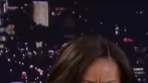 La exprimera dama está gira con su libro autobiográfico.