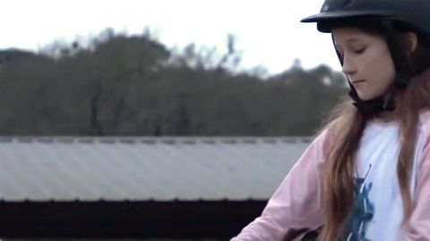 A Roxli Doss le gusta la equitación