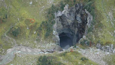 Cueva descubierta en Canadá sorprende a geólogos expertos.