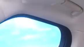 La cantante tiene 5 lujosos autos, pero ella no sabe como maneja