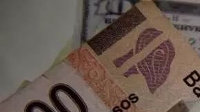 El nuevo presidente mexicano enfrenta la volatilidad del peso.