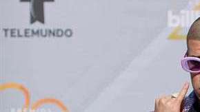 La elección de vestuario de Bad Bunny  para los premios Billboard no fue la más acertada.
