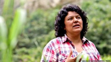 Berta Cáceres (1973-2016) se oponía a la construcción de una represa en zona indígena