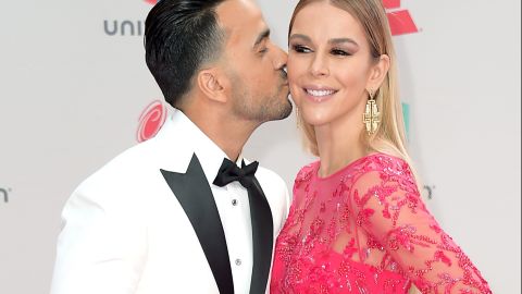 Luis Fonsi y su esposa Águeda López.