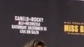 Canelo Álvarez en la rueda de prensa posterior a la pelea con Fielding.