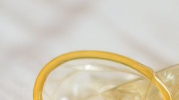 El “stealthing” es el acto de retirar el preservativo sin el consentimiento de la pareja sexual.