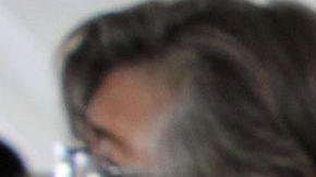 Parientes del periodista mexicano Juan Carlos Huerta, asesinado el 15 de mayo, durante su funeral en la ciudad de Villarhemosa.