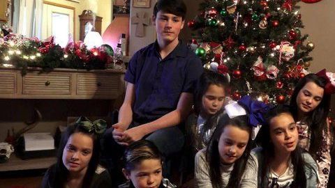 Los siete hermanitos en su nueva casa en Arkansas