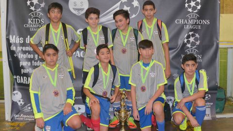 La Liga San Francisco Infantil premió a sus nuevos campeones. (Javier Quiroz / La Raza)