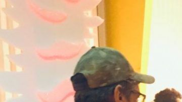 Lee Schoenherr y sus empleados.