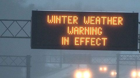 El tráfico se desplaza lentamente en la autopista 85 en Greensboro, Carolina del Norte.