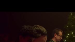 El comercial ejemplifica cómo la tecnología nos ha alejado de nuestras familias.